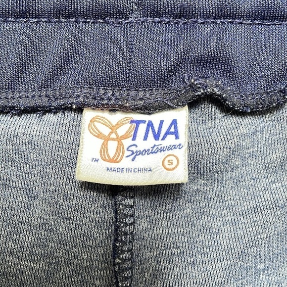 Aritzia Babaton TNA Navy Blue White Stripe Tuxedo Pant track jogger, sz M (S) - Picture 13 of 14